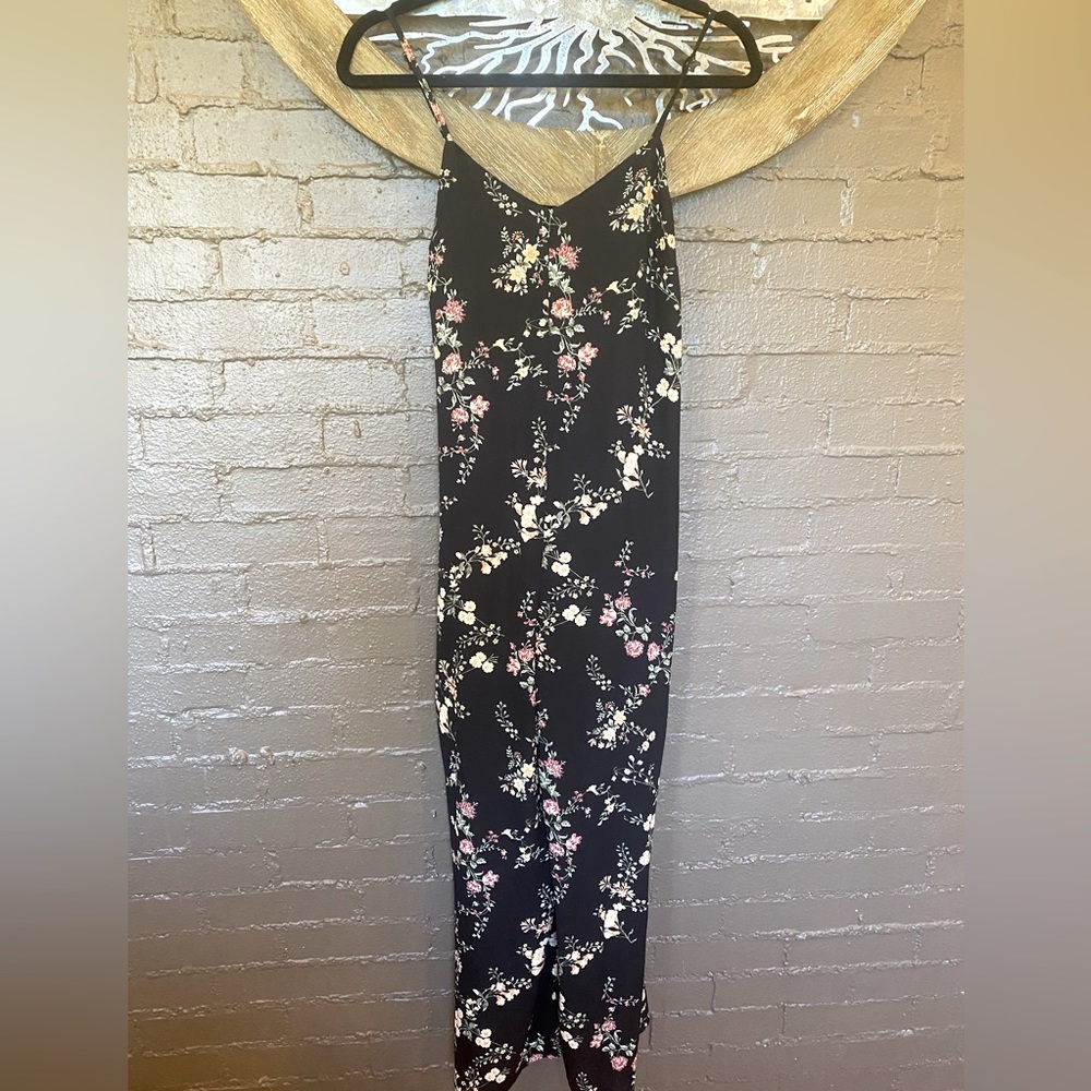 NWOT Black floral Jumpsuit 🖤🌺